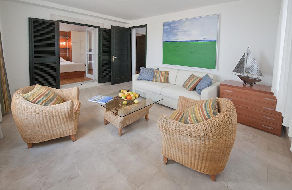 Villa Tangerine Vis Room photo