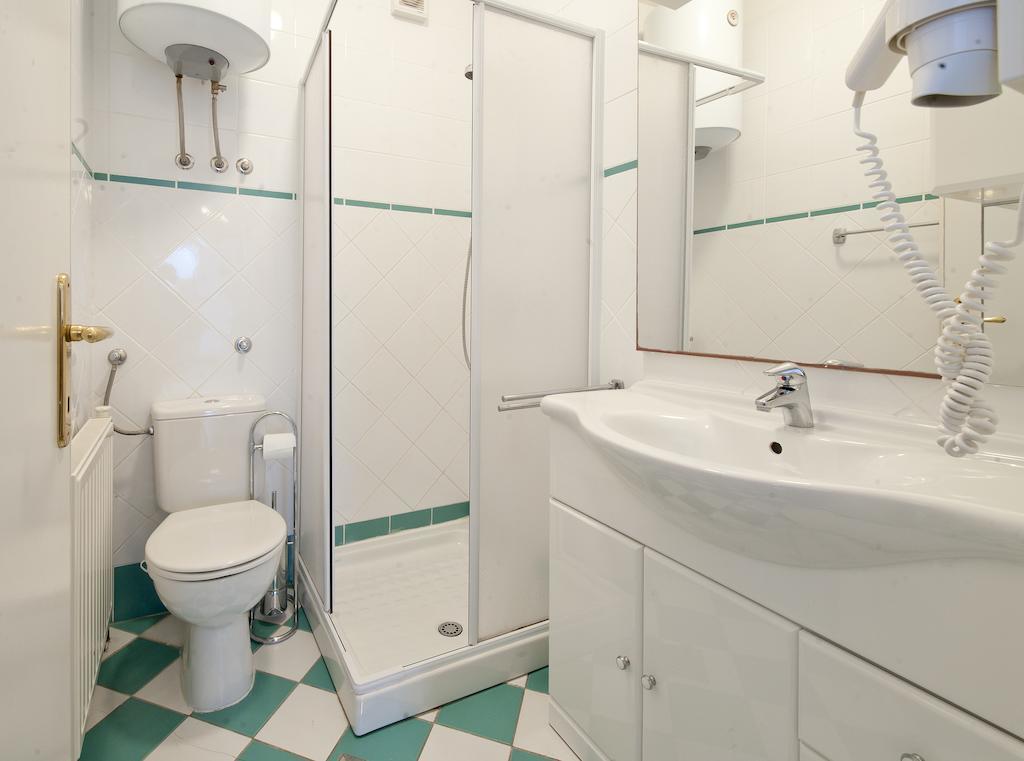 Villa Tangerine Vis Room photo