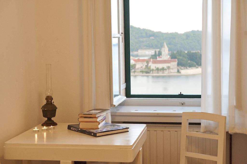 Villa Tangerine Vis Room photo